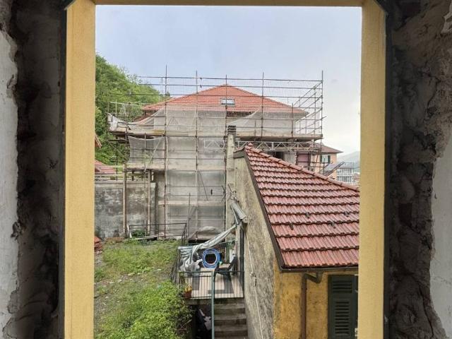 Palazzo / Stabile in vendita a Savignone GE