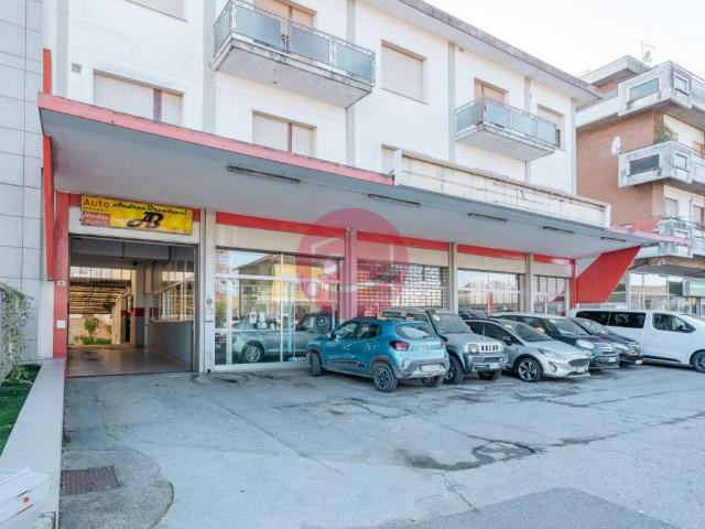 Palazzo / Stabile in vendita a Savignano sul Rubicone FC