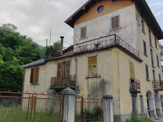 Palazzo / Stabile in vendita a Schilpario BG