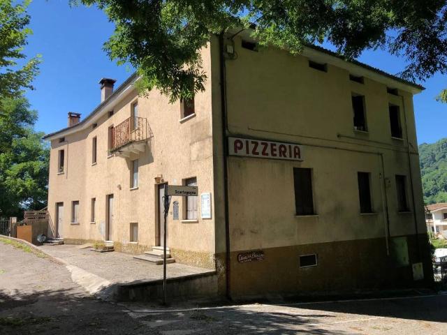 Palazzo / Stabile in vendita a Schio VI