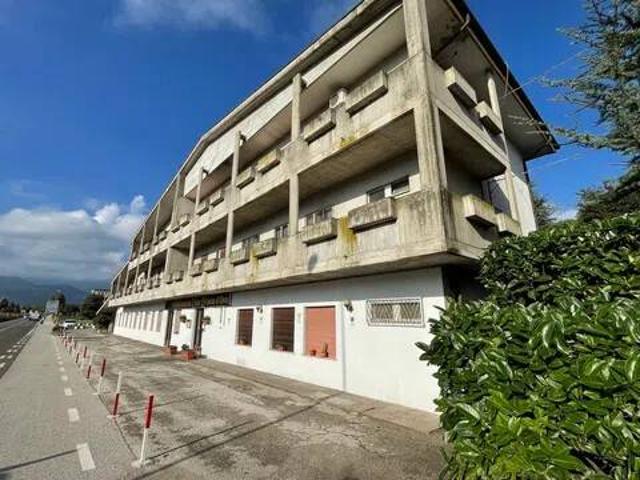 Palazzo / Stabile in vendita a Schio VI