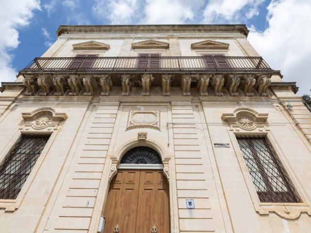 Palazzo / Stabile in vendita a Scicli RG