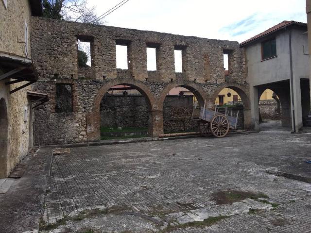 Palazzo / Stabile in vendita a Scurcola Marsicana AQ