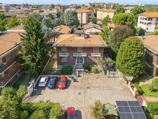 Palazzo / Stabile in vendita a Segrate MI
