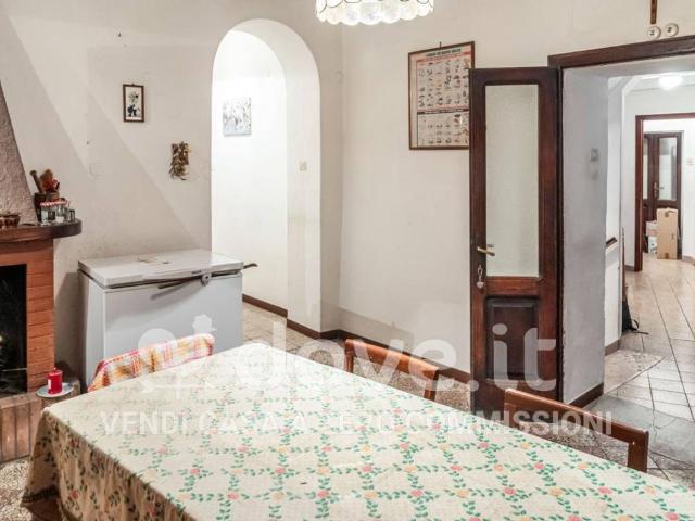 Palazzo / Stabile in vendita a Semproniano GR