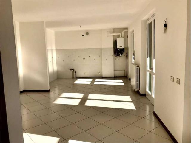 Palazzo / Stabile in vendita a Senna Comasco CO