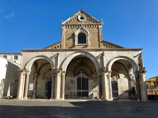 Palazzo / Stabile in vendita a Sessa Aurunca CE