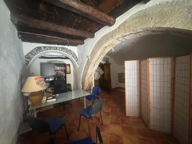 Palazzo / Stabile in vendita a Sessa Aurunca CE