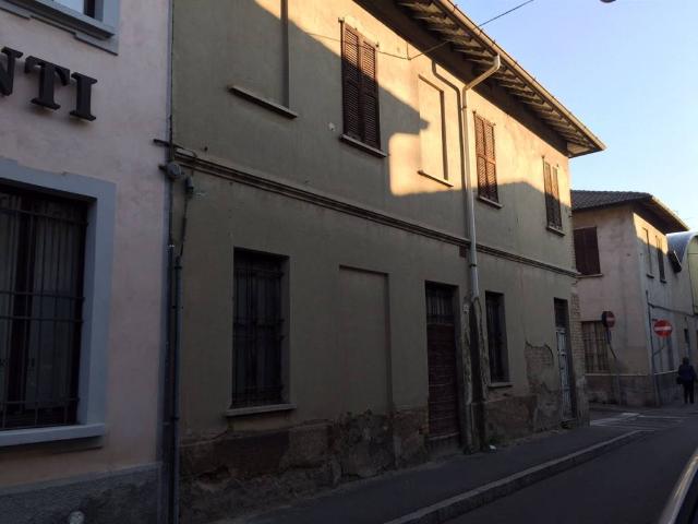 Palazzo / Stabile in vendita a Seregno MB