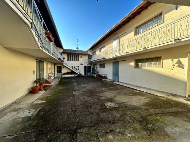Palazzo / Stabile in vendita a Seriate BG