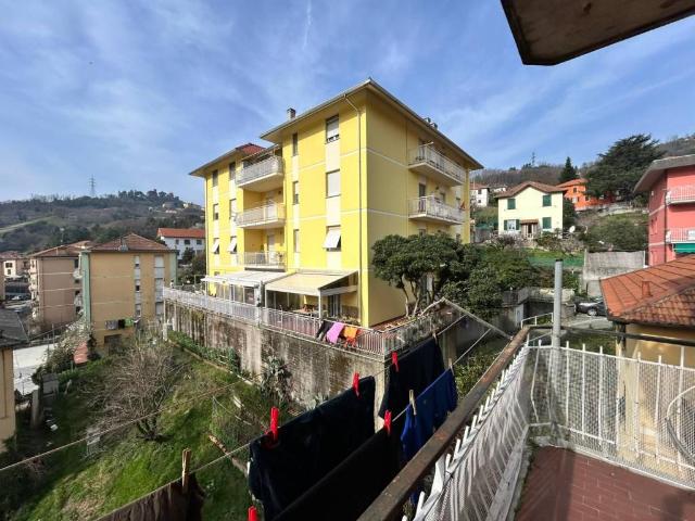 Palazzo / Stabile in vendita a Serra Riccò GE
