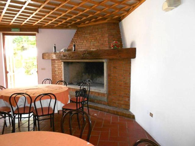 Palazzo / Stabile in vendita a Serralunga di Crea AL
