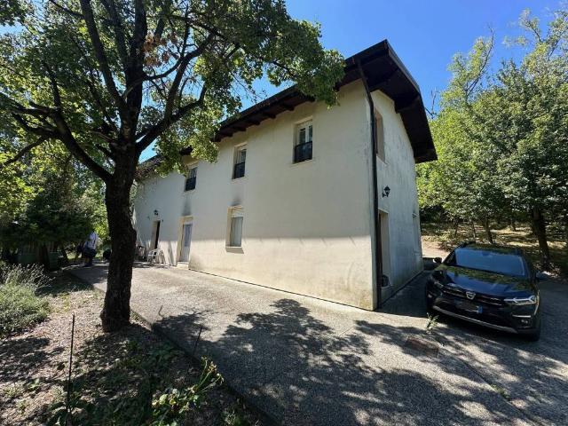 Palazzo / Stabile in vendita a Serramazzoni MO