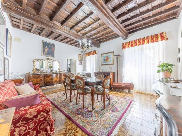 Palazzo / Stabile in vendita a Serrone FR