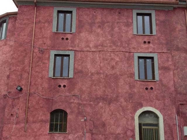 Palazzo / Stabile in vendita a Serrone FR
