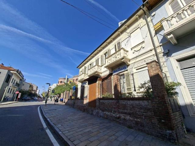 Palazzo / Stabile in vendita a Settimo Torinese TO