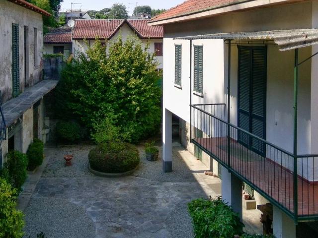 Palazzo / Stabile in vendita a Seveso MB