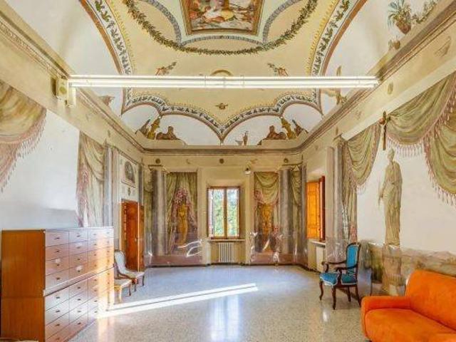 Palazzo / Stabile in vendita a Siena SI
