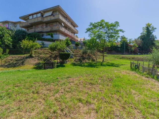 Palazzo / Stabile in vendita a Silvi TE