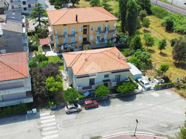 Palazzo / Stabile in vendita a Silvi TE