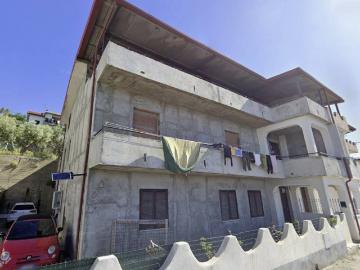 Palazzo / Stabile in vendita a Simeri Crichi CZ