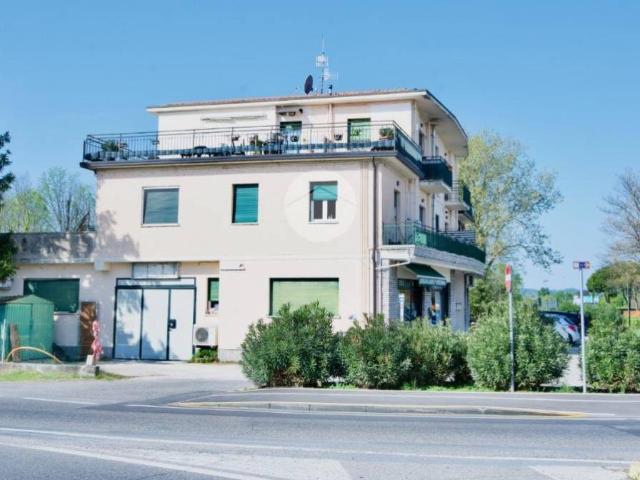 Palazzo / Stabile in vendita a Sirmione BS