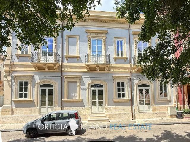 Palazzo / Stabile in vendita a Siracusa SR
