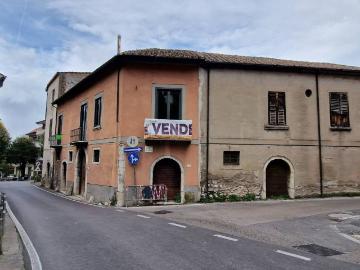 Palazzo / Stabile in vendita a Solofra AV