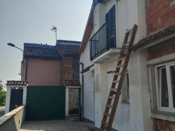 Palazzo / Stabile in vendita a Solero AL