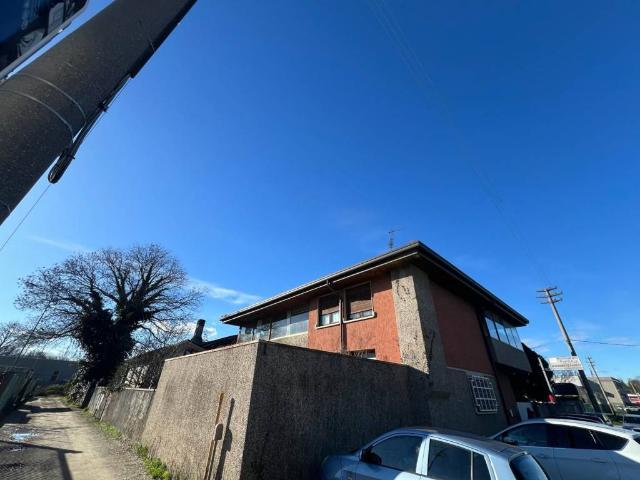 Palazzo / Stabile in vendita a Somma Lombardo VA