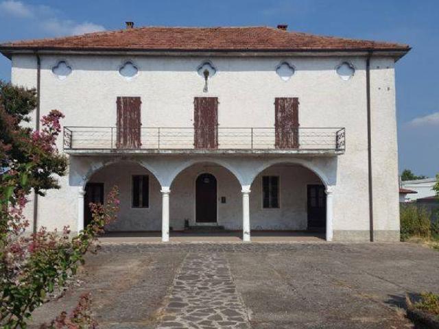 Palazzo / Stabile in vendita a Soncino CR