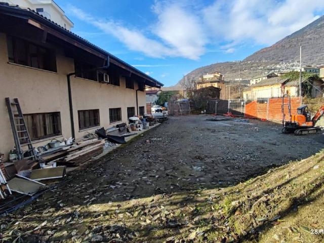 Palazzo / Stabile in vendita a Sondrio SO