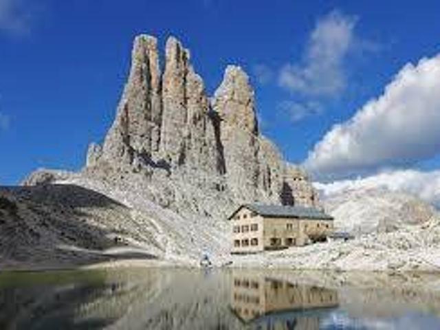 Palazzo / Stabile in vendita a Moena TN