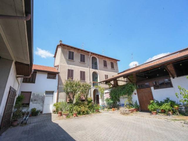 Palazzo / Stabile in vendita a Sovico MB