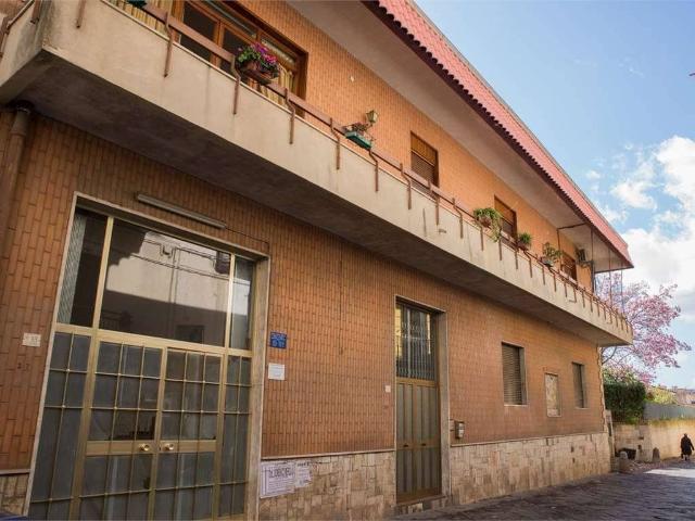 Palazzo / Stabile in vendita a Sparanise CE