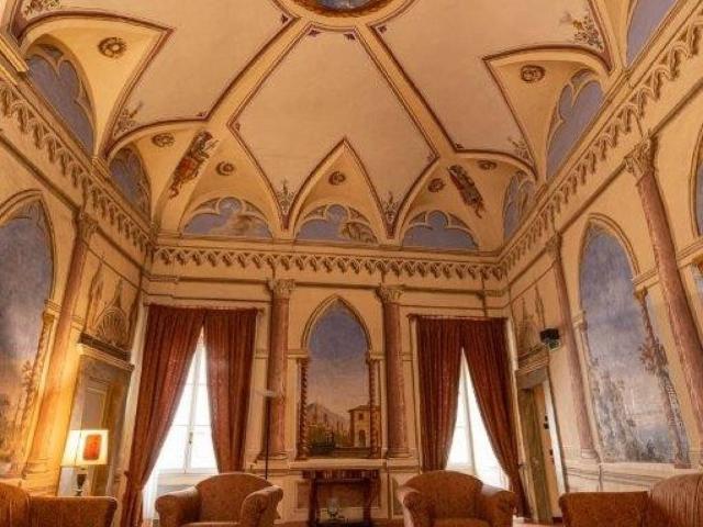 Palazzo / Stabile in vendita a Spello PG