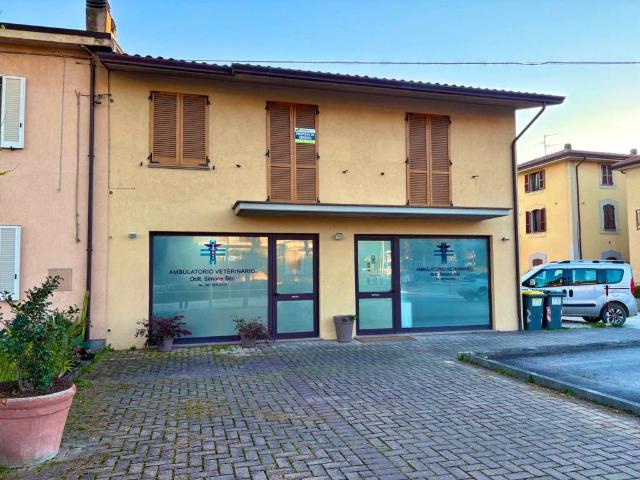 Palazzo / Stabile in vendita a Spello PG