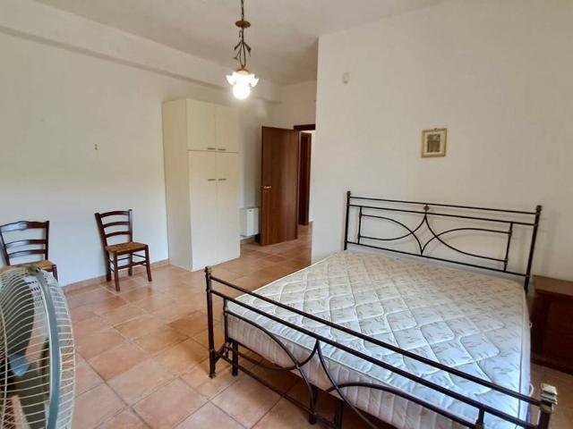 Palazzo / Stabile in vendita a Spezzano Albanese CS
