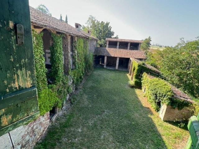 Palazzo / Stabile in vendita a Spineto Scrivia AL