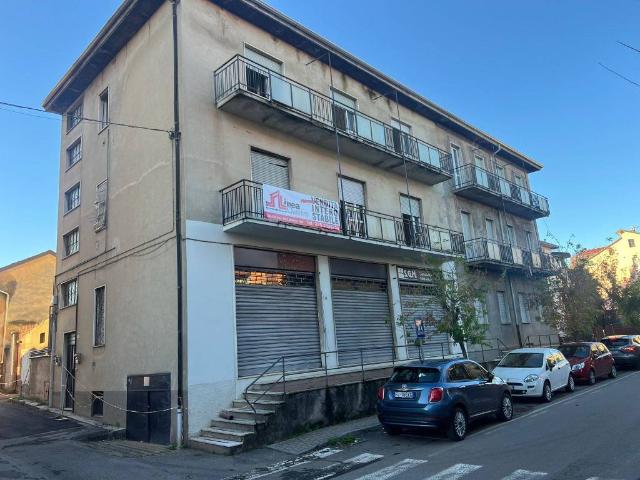 Palazzo / Stabile in vendita a Turate CO