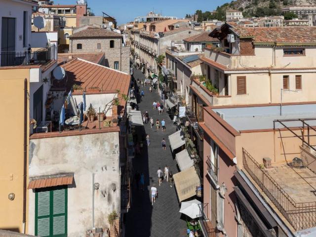 Palazzo / Stabile in vendita a Taormina ME