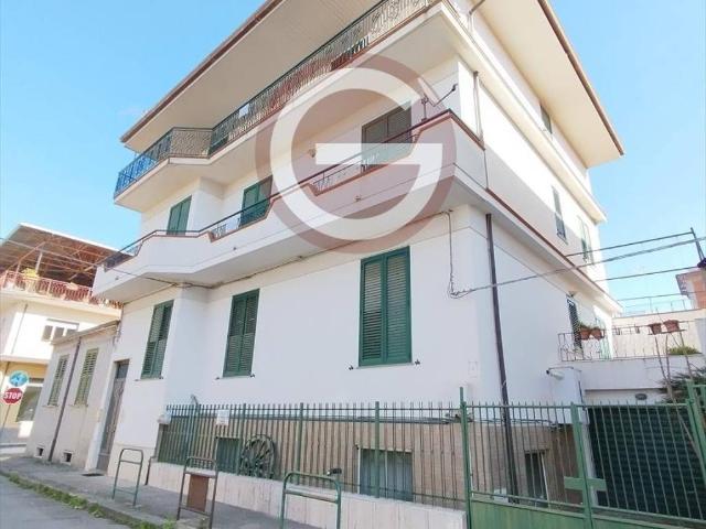 Palazzo / Stabile in vendita a Taurianova RC