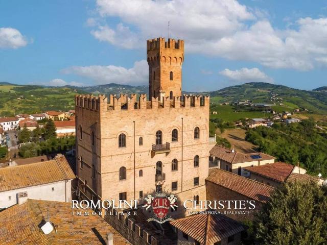 Palazzo / Stabile in vendita a Tavoleto PU