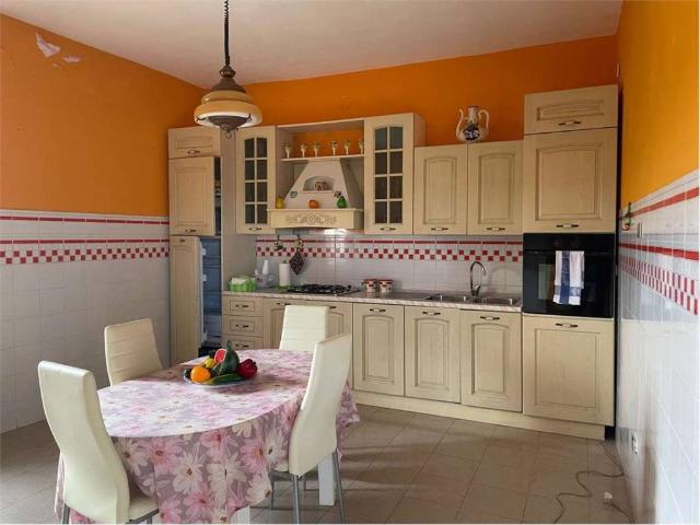 Palazzo / Stabile in vendita a Teano CE