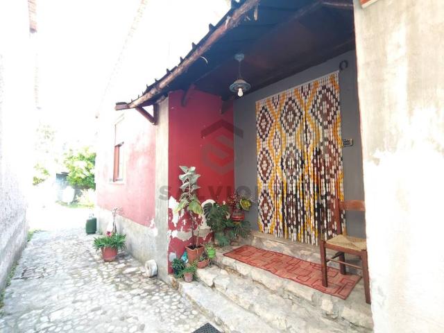 Palazzo / Stabile in vendita a Telese Terme BN