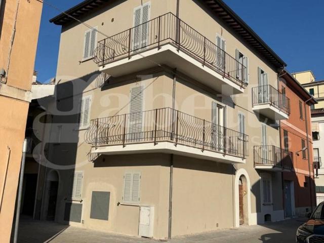 Palazzo / Stabile in vendita a Terni TR