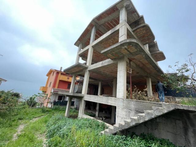 Palazzo / Stabile in vendita a Terranova da Sibari CS