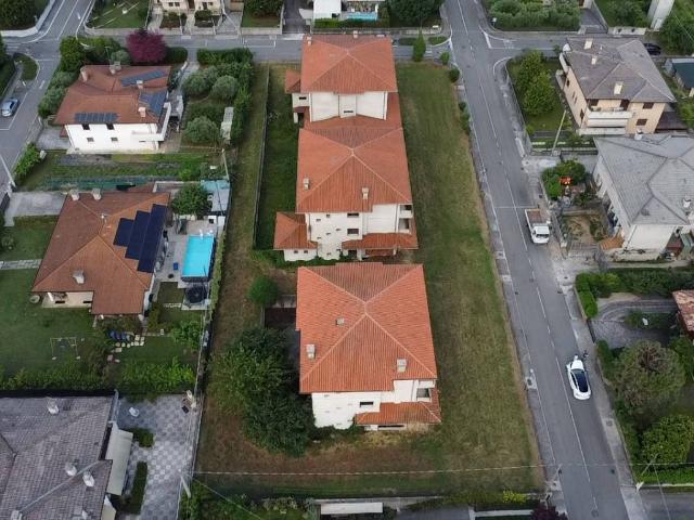 Palazzo / Stabile in vendita a Tezze sul Brenta VI