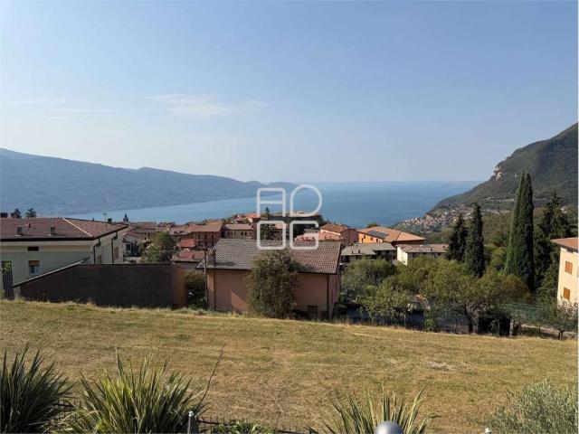 Palazzo / Stabile in vendita a Tignale BS