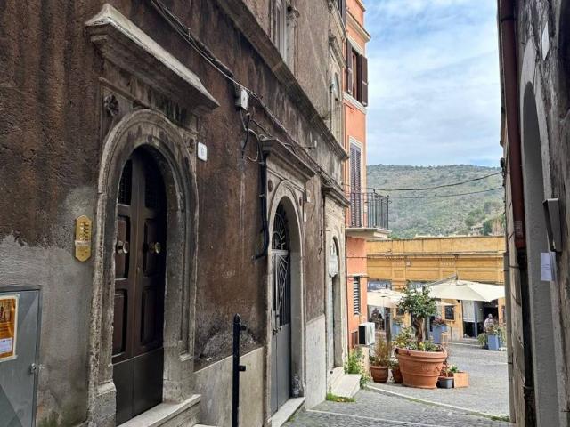 Palazzo / Stabile in vendita a Tivoli RM